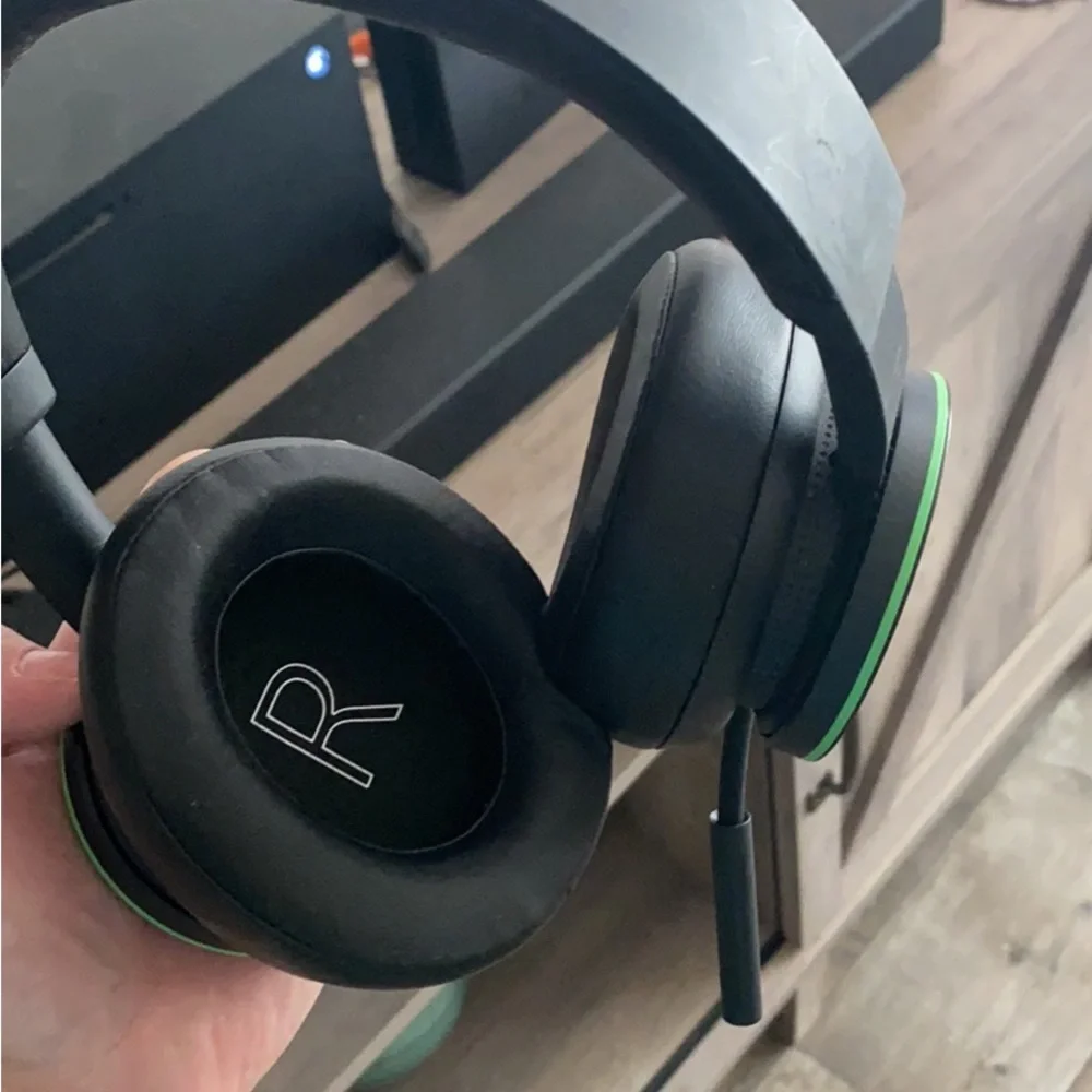 Microsoft - Xbox Wireless Headset for Xbox Series X|S, Xbox One, and Windows 1